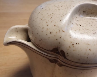 Tetera Rosenthal Studio Linie Form ohne Namen 'Britta', diseño de Wiinblad (marcada).
