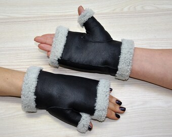 Black Sheepskin Fingerless Mittens, Women's Driving Gloves, Size 7