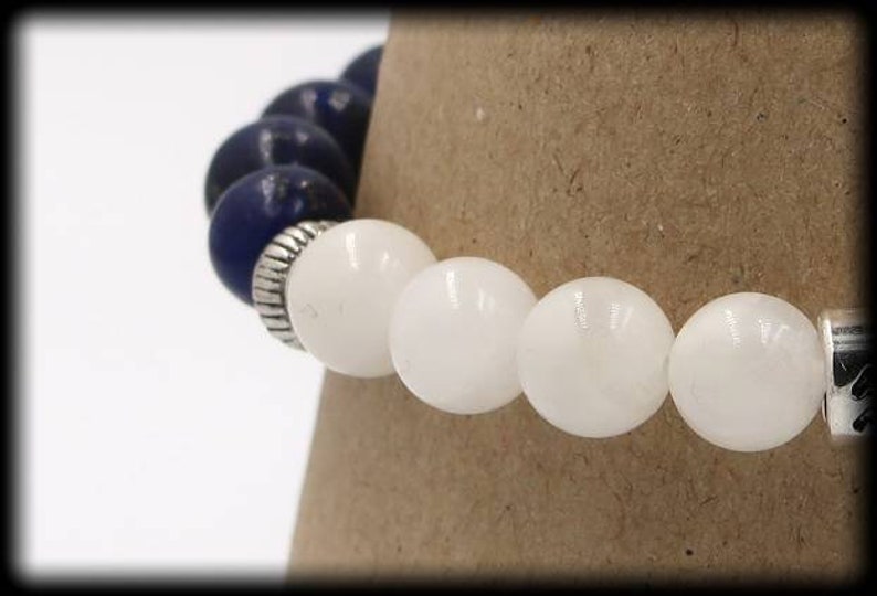 8mm Aquarius Zodiac Stretch Bracelet for Soothing Emotional Instabilities and Enhances Intuition