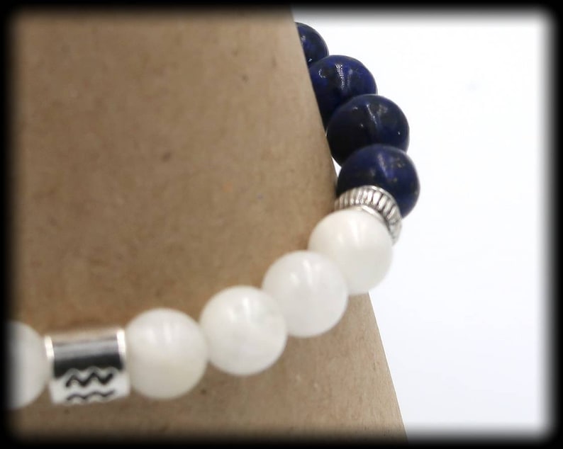 8mm Aquarius Zodiac Stretch Bracelet for Soothing Emotional Instabilities and Enhances Intuition