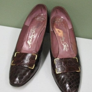 vintage womens alligator shoes