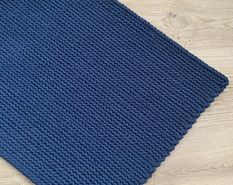Rechteckiger Teppich „ Zopf“,Häkelteppich ,skandinavischer Stil, gehäkelt aus 5mm Baumwollschnur.