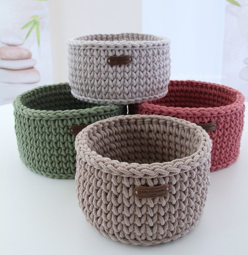 Round crochet basket, crochet baskets, baskets/utensils, storage baskets, crocheted from 5 mm cotton cord image 1
