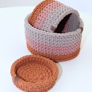 Round crochet basket, crochet baskets, baskets/utensils, storage baskets, crocheted from 5 mm cotton cord image 4