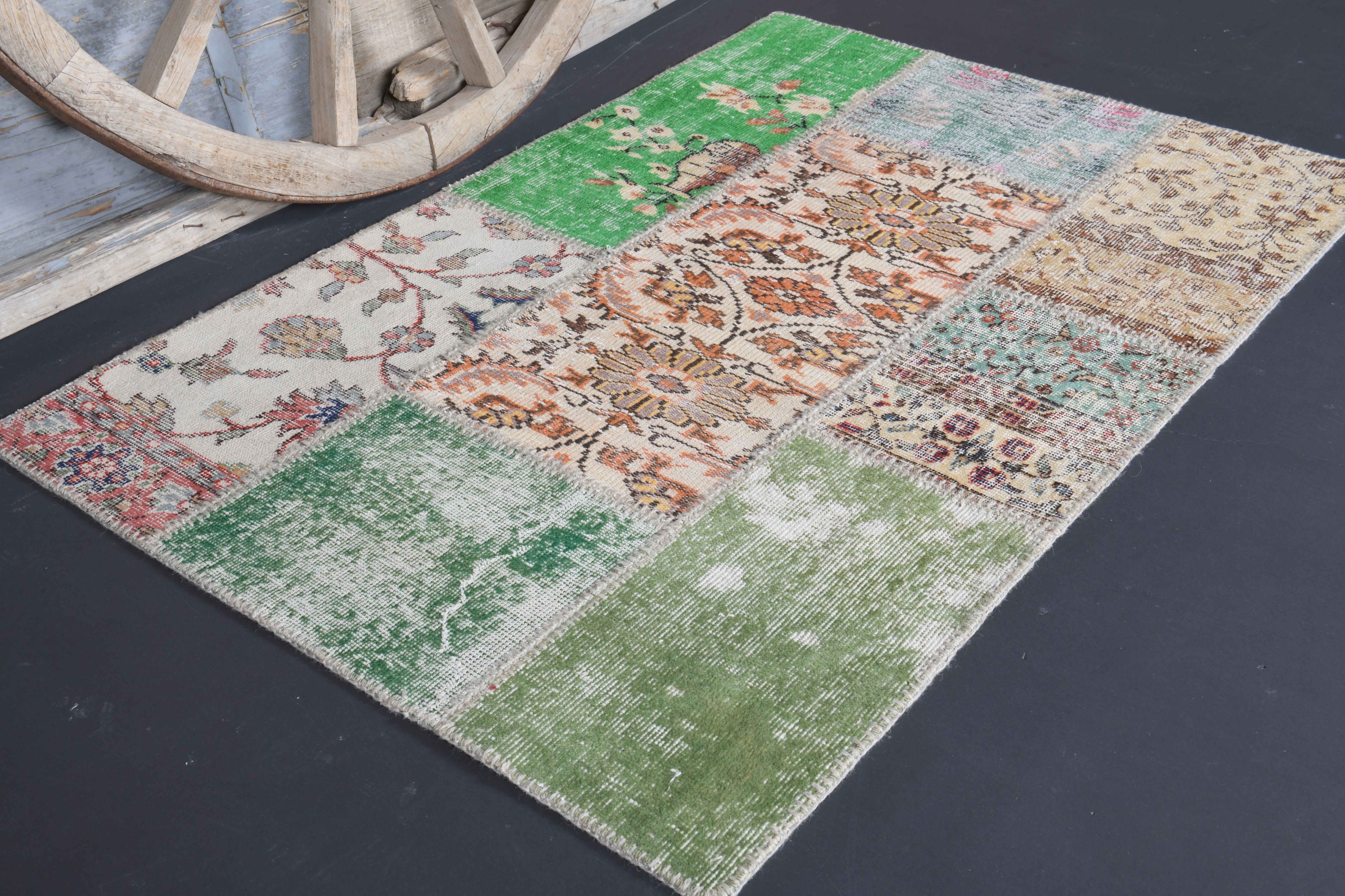 トルコ　ヴィンテージ　ラグ　パッチワーク　グリーン　ベージュ 3x5ラグ ヴィンテージ トルコ パッチワークラグ ベージュ レッド