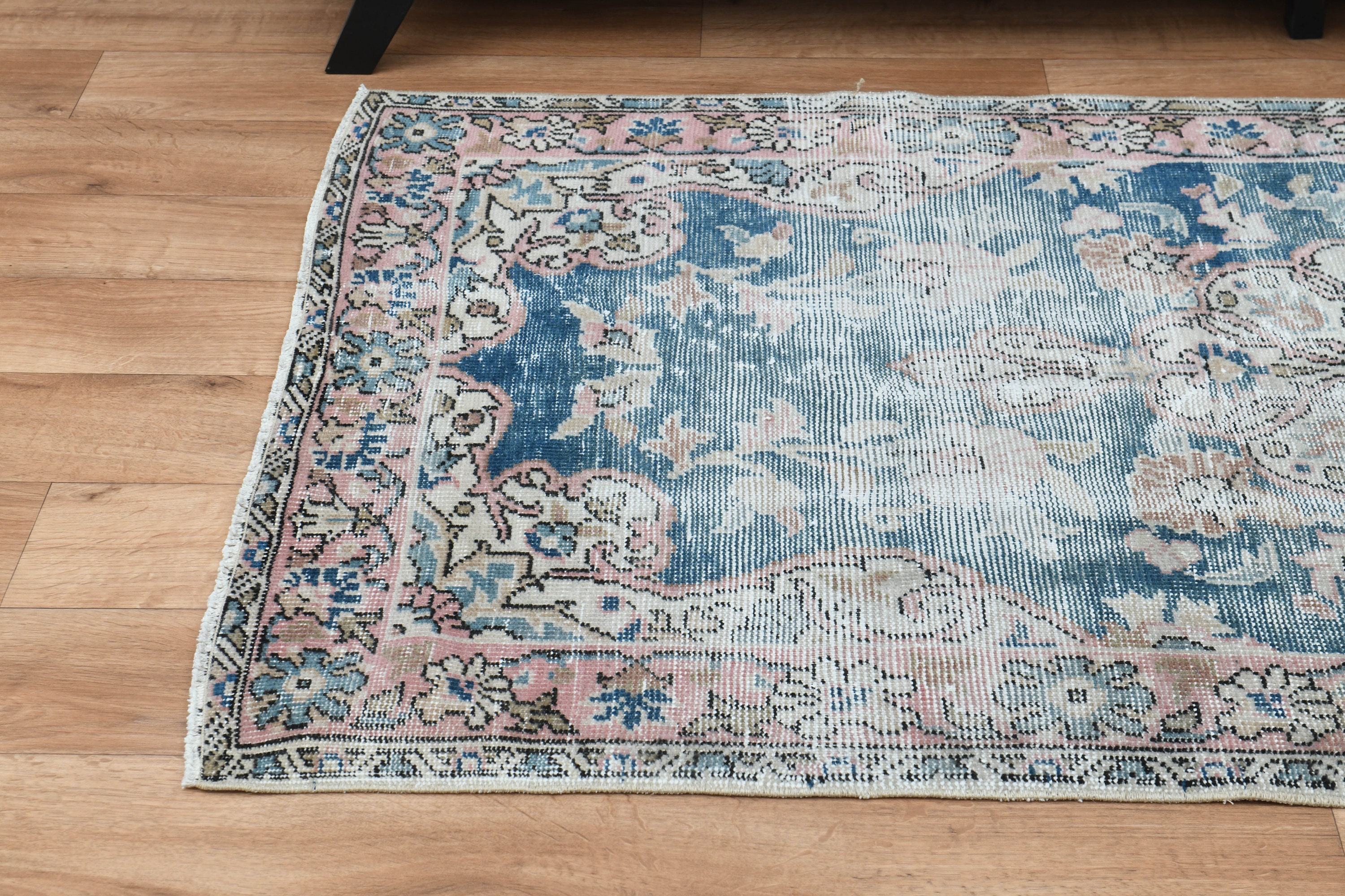 55×83 深みあるくすみピンク×ブルー　クタッとしたトルコヴィンテージラグ 55×83 深みあるくすみピンク×ブルー クタッとしたトルコ