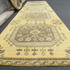 2&#39;5x9&#39;9 ft, VINTAGE TURKISH RUNNER, 3x6 Runner, Turkish Runner, Antique Décor, Hallway Runner, Beige Runner, Washable Rug, Yellow Runner Rug