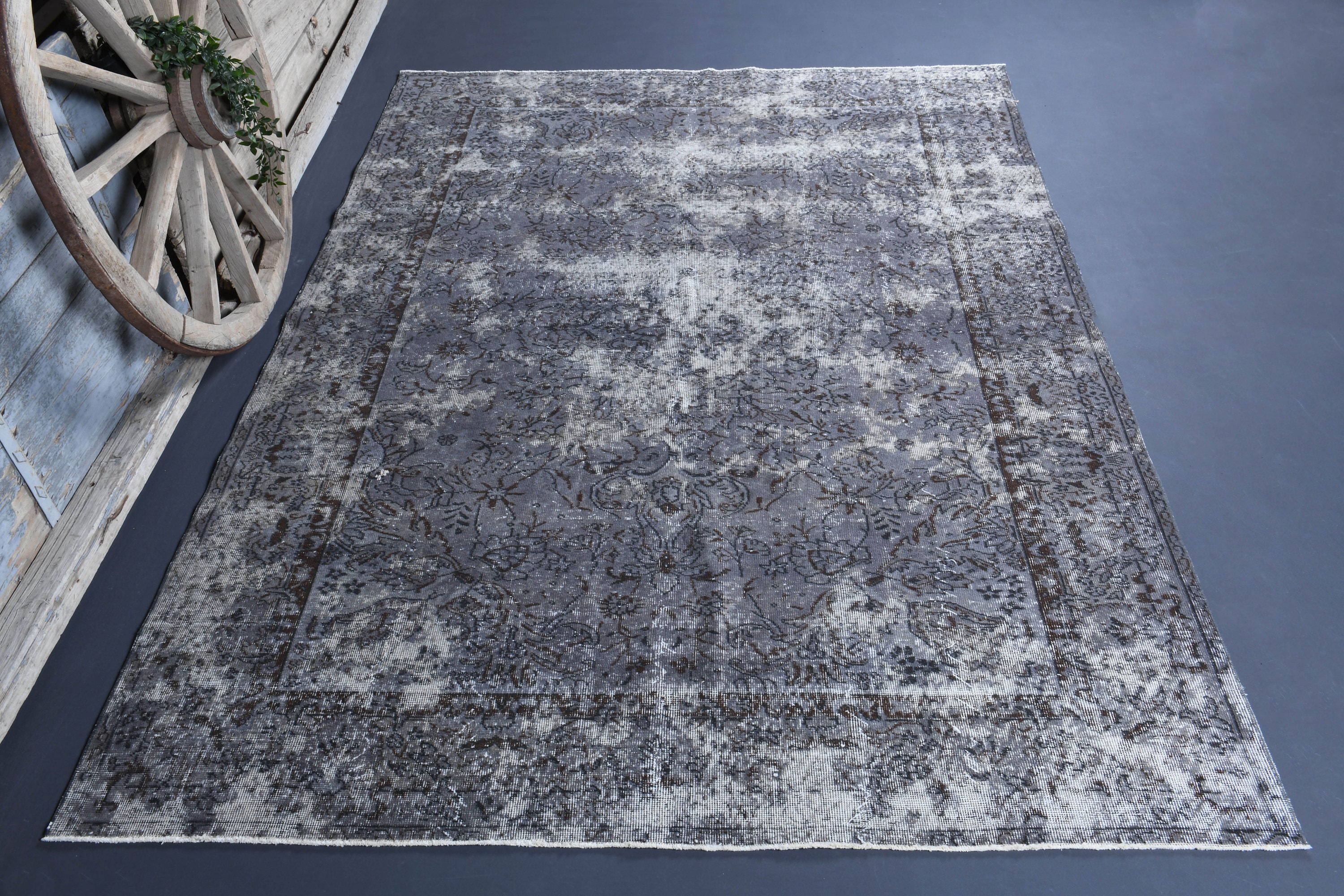 1.6 Ft. X 2.6 Ft. Vintage Turkish Rug TR97640 – Turk Rugs
