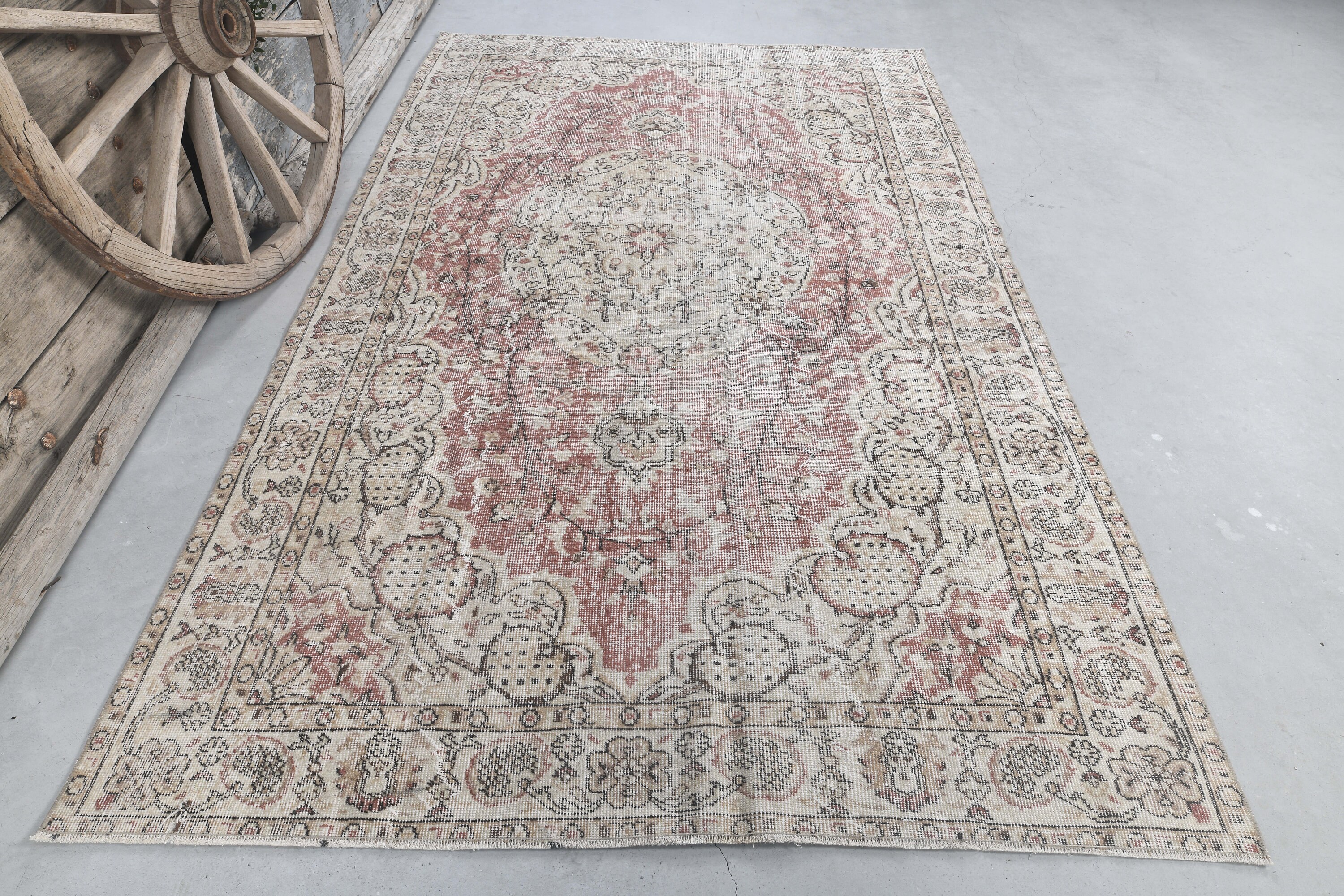 6x9.9 ヴィンテージ トルコ製ラグ、ナチュラルベージュ アンティーク調