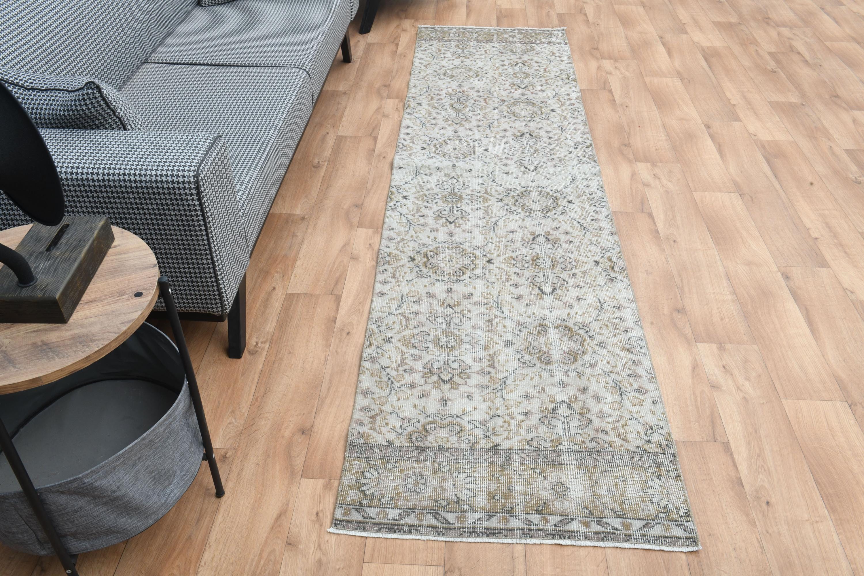 2.5 x 9.8 フィート、トルコ製ランナー、ヴィンテージ加工、ベージュ