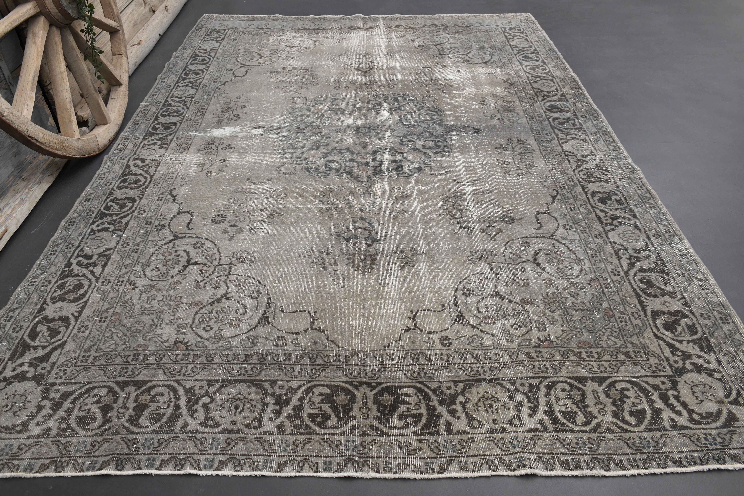 1.6 Ft. X 2.6 Ft. Vintage Turkish Rug TR97640 – Turk Rugs