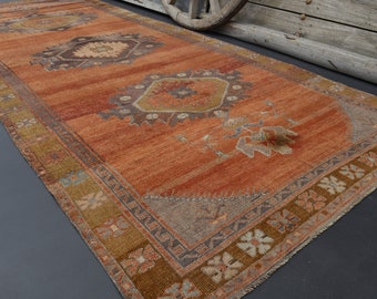 4'9x11'9、トルコラグ、ヴィンテージラグ、オレンジウール幾何学模様