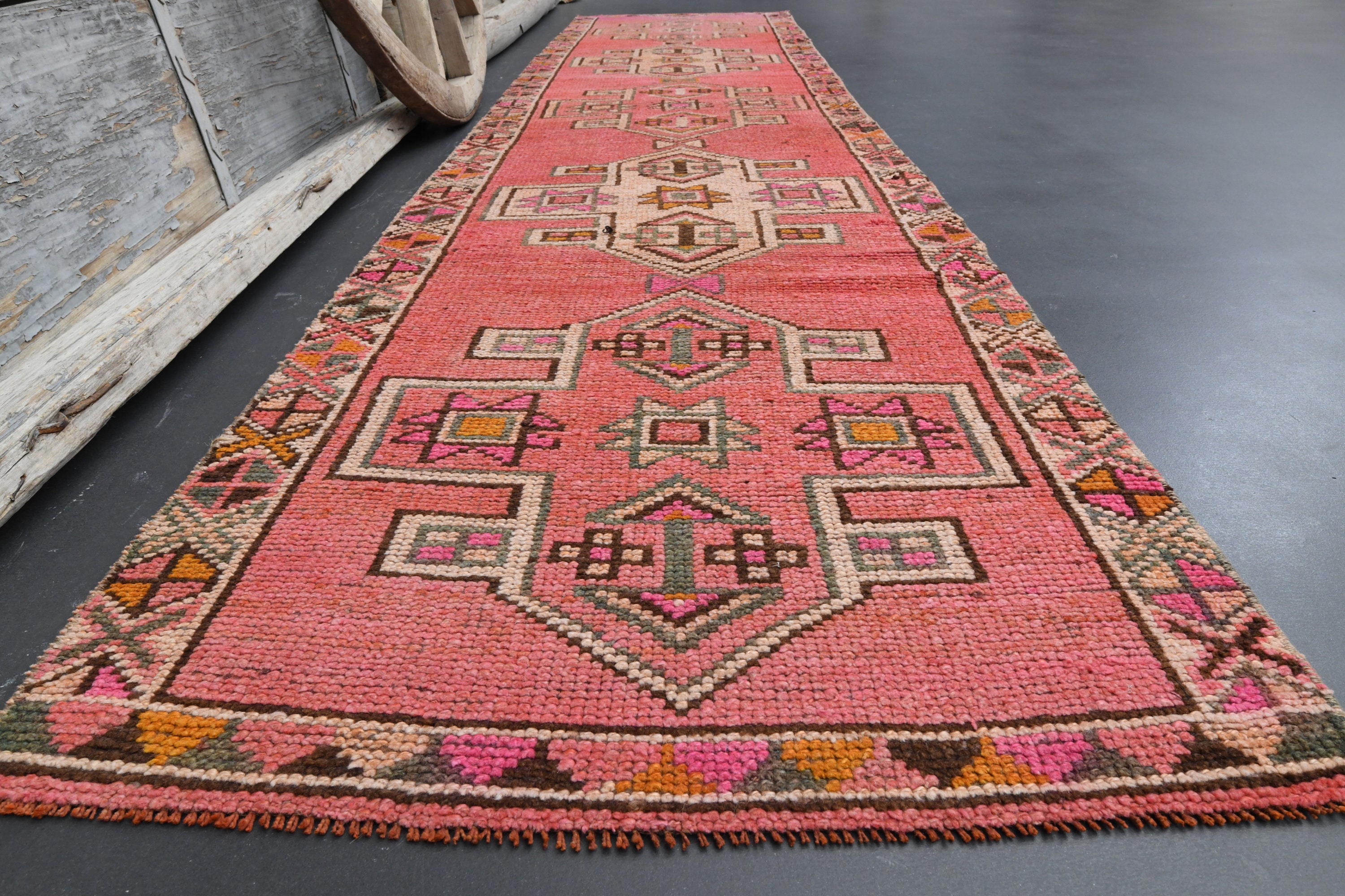 2'7x11'9 Ft, HOT PINK RUNNER, Turkish Runner, Pink Runner Rug, Vintage Handmade Rug, Oushak Runner, Faded Brown Deer Motifs, Carpet Decor - Etsy 2'7x11'9 Ft, HOT PINK RUNNER, Turkish Runner, Pink Runner Rug, Vintage Handmade Rug, Oushak Runner, Faded Brown Deer Motifs, Carpet Decor - Etsy