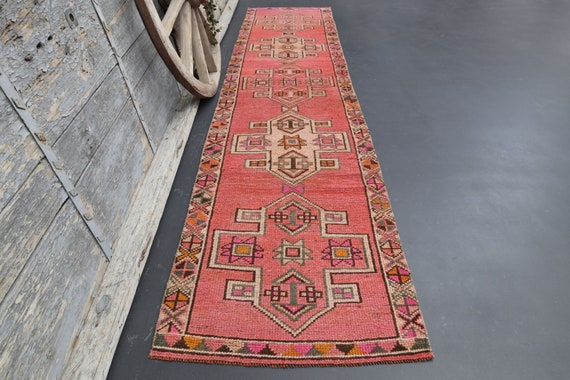 2'7x11'9 Ft, HOT PINK RUNNER, Turkish Runner, Pink Runner Rug, Vintage Handmade Rug, Oushak Runner, Faded Brown Deer Motifs, Carpet Decor - Etsy 2'7x11'9 Ft, HOT PINK RUNNER, Turkish Runner, Pink Runner Rug, Vintage Handmade Rug, Oushak Runner, Faded Brown Deer Motifs, Carpet Decor - Etsy