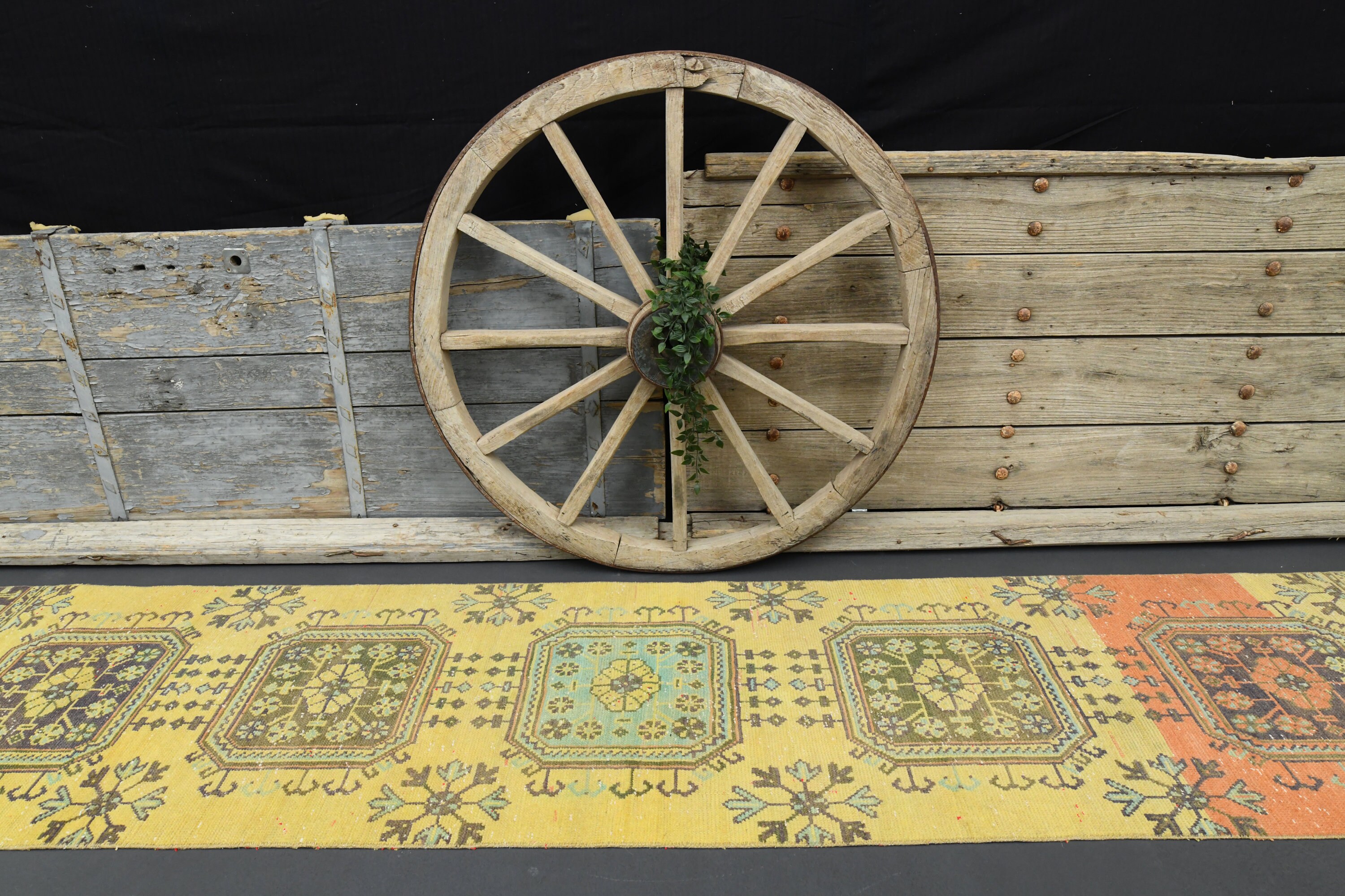 2'7.x11'9 トルコ製ランナーラグ イエローグリーンオレンジ