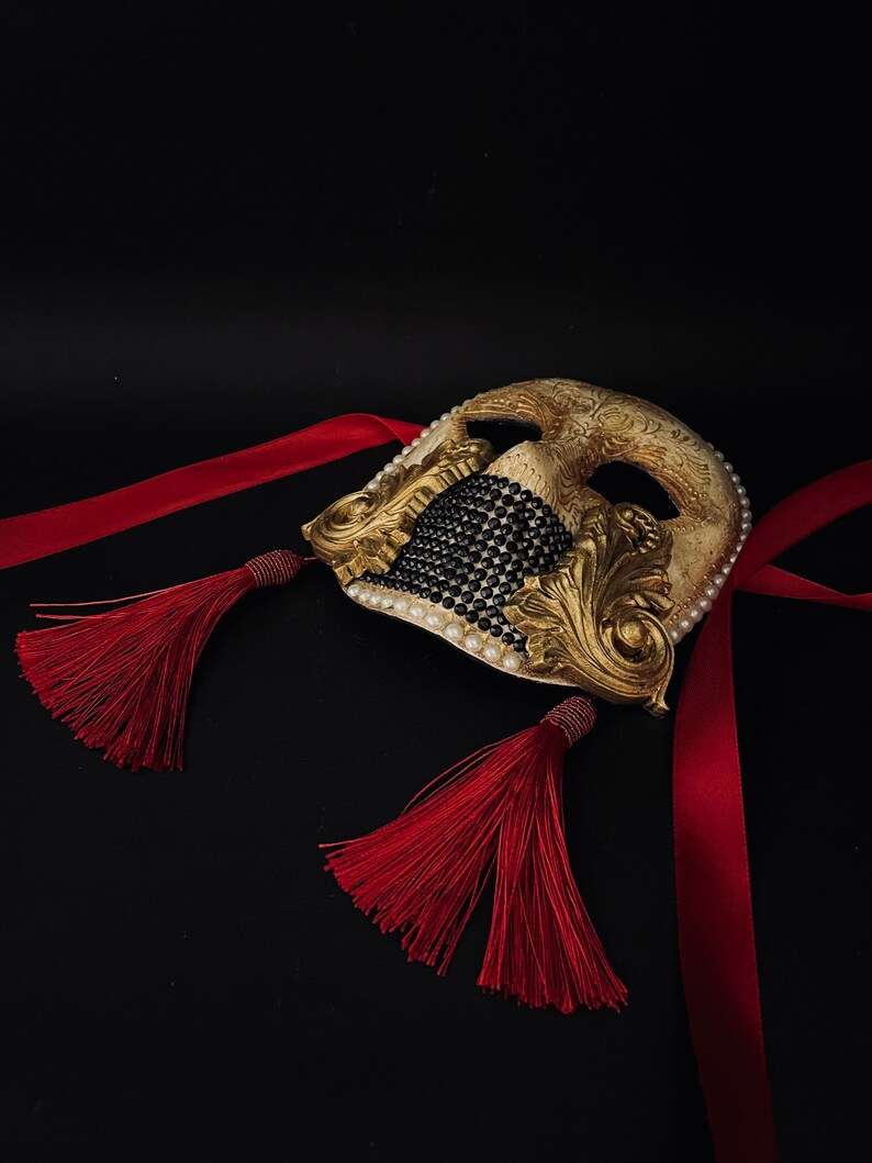 Made to order. Moretta mask with silk tassels. Carnival mask. Masquerade mask image 6