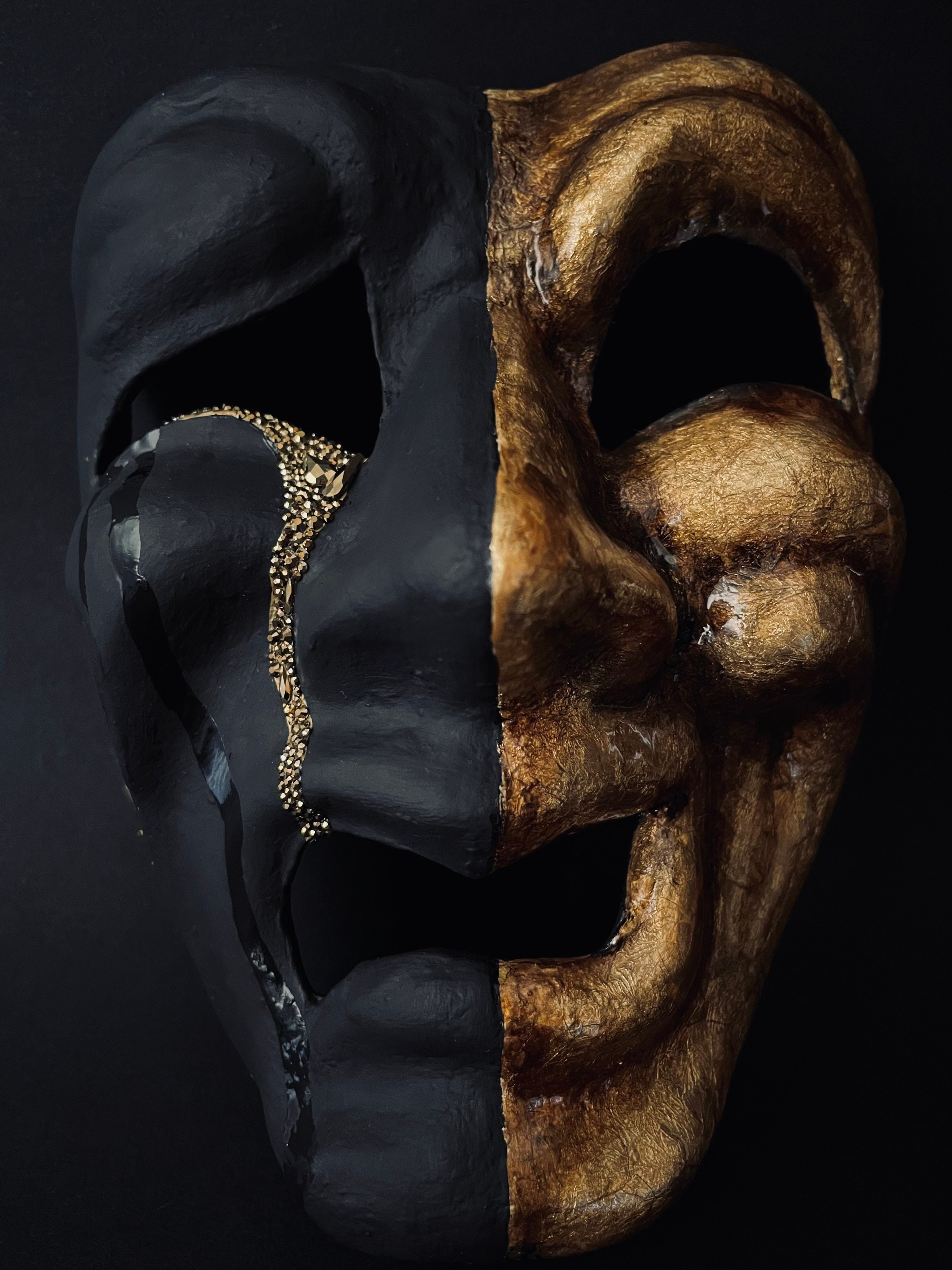 Drama Masks Wallpaper