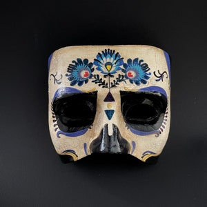 Fabriqué sur commande. Masque du jour des morts pour homme. Catherine. Masque dia de los muertos. Art du jour des morts.