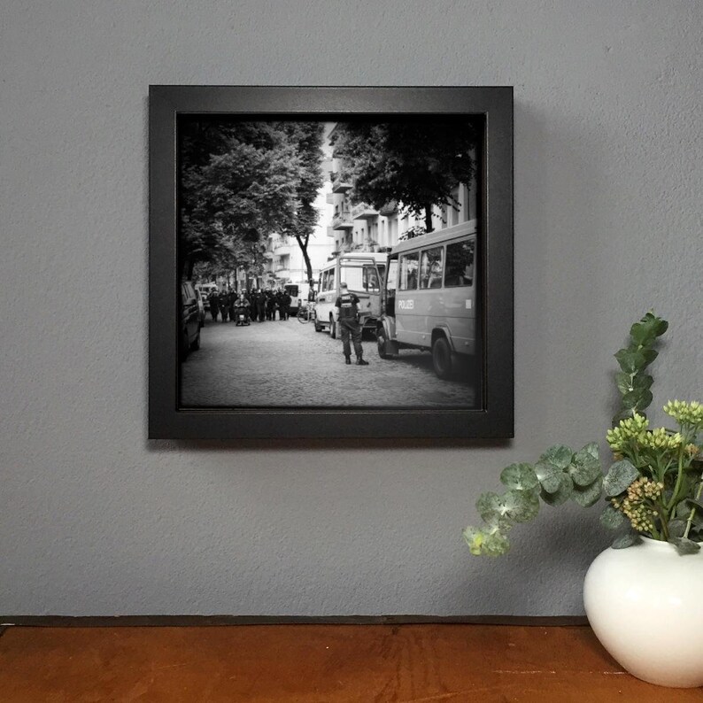 COMPANION PROTECTION Berlin Photography square 10x10cm 12x12cm 20x20cm 30x30cm 50x50cm 20x20 Rahmen schwarz