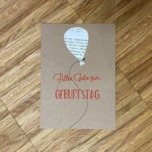 Geburtstags Grußkarte mit Luftballon aus alter Buchseite Personalisierung möglich