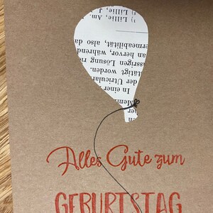 Geburtstags Grußkarte mit Luftballon aus alter Buchseite