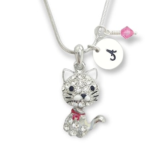 Collar de gato personalizado Swarovski Crystal Colgante personalizable Cadena estampada a mano Carta inicial y piedra de nacimiento Amuletos personalizados