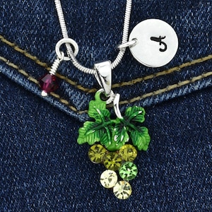 Swarovski Crystal Green Grapes Collar personalizado Colgante brillante personalizado Carta inicial estampada a mano y cadena de amuleto de piedra de nacimiento