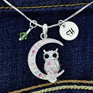 Swarovski Crystal Owl On Moon Multi Color Colgante Collar personalizado brillante personalizado Estampado a mano Inicial Carta Charm Cadena de piedra natal