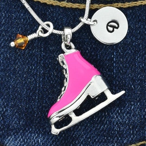 Swarovski Crystal Figure Ice Skate Custom Hot Pink Shoe Pendant Collar personalizado Carta inicial y Sparkling Birthstone Charms Chain
