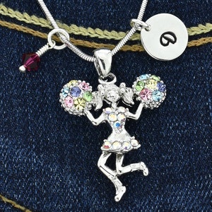 Swarovski Crystal Collar personalizado cheerleader Colgante multicolor Estampado a mano Carta inicial y piedra de nacimiento Cadena de amuletos Regalo personalizado