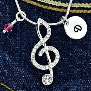 Swarovski CrystalTreble Clef Colgante personalizado Collar de música personalizado Carta inicial estampada a mano y brillantes amuletos de piedra de nacimiento Regalo de cadena