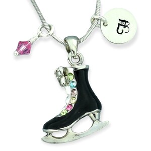 Swarovski Crystal Figure Ice Skate Collar personalizado Colgante brillante negro Carta inicial personalizada y amuletos de piedra de nacimiento Regalo de cadena
