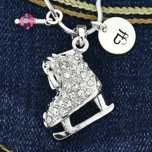 Swarovski Crystal Figura personalizada Ice Skate Collar Sparkling Pendant Carta inicial personalizada y amuletos de piedra de nacimiento Regalo de cadena