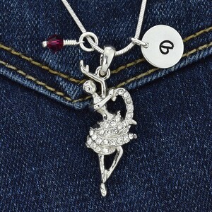 Swarovski Crystal Personalized Ballerina Dancer Collar Colgante Carta inicial estampada a mano y piedra de nacimiento Charm Chain Custom Gift Jewelry