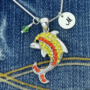 Swarovski Crystal Dolphin Amarillo Naranja Colgante Espumoso Personalizado Collar Personalizado Carta Inicial Estampada a Mano y Encantos de Piedra de Nacimiento Cadena