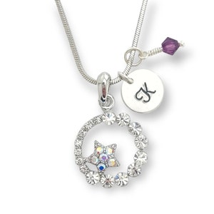 Colgante personalizado de la estrella de la luna Swarovski Collar de cristal estampado a mano Carta inicial estampada y piedra de nacimiento Cadena de amuleto personalizada