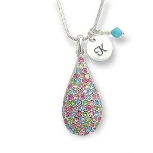 Lágrima Gota Colgante personalizable Swarovski Cristal Collar personalizado Estampado a mano Carta inicial y piedra de nacimiento Cadena de amuletos Personalizada