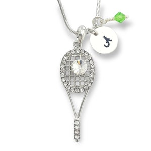 Jugador de tenis Pelota de raqueta Colgante personalizado Swarovski Cristal Collar personalizado Estampado a mano Carta inicial y cadena de amuleto de piedra de nacimiento