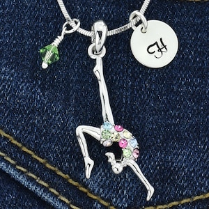 Swarovski Crystal Gymnast Collar personalizado Colgante personalizado Colgante personalizado estampado a mano Carta inicial y piedra de nacimiento Cadena de amuletos Regalo