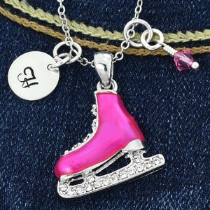 Swarovski Crystal Figura personalizada Ice Skate Collar Patinaje Colgante Hot Pink Carta inicial Piedra de nacimiento Charm Chain Joyería de regalo personalizada