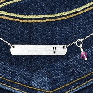 Collar de barra Swarovski Crystal Birthstone Colgante personalizado Collar personalizado Carta inicial Cadena de amuleto