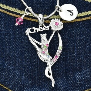 Swarovski Crystal Cheerleader Collar personalizado Colgante multicolor personalizado Estampado a mano Carta inicial y piedra de nacimiento Cadena de regalo