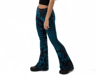 Blue Psychedelic Tie Dye Flared Leggings, Hippie Bell Bottoms Flared Yoga Pants