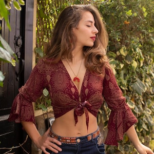 Donkerrode top met vlindermouwen en vlindermouwen, boho-jurk met overslag, crop top met pixiemouwen