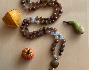 Mala "Hazel" made of moss agate and moonstone* gives balance and stability* Healing stone necklace long* 108 pearls* Carnelian leaf pendant