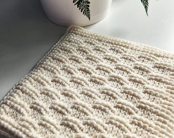 Modern Tunisian Pot Holder Pattern – Simple Two-Stitch Design – PDF Download