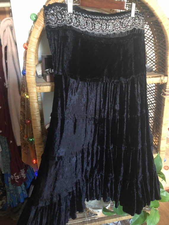 Vintage 80s/90s faux black velvet midi skirt - image 4