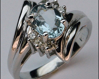 14kt Aquamarine Ring - White Gold, 6 Diamonds, 1ct Aquamarine