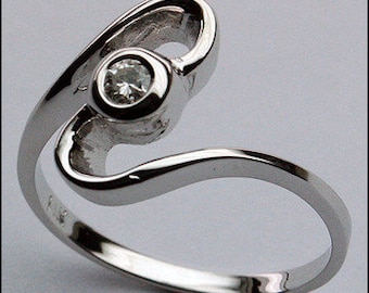 Diamond .05ct Ring in White Gold (Petite)
