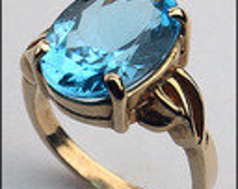 14kt Gold Blue Topaz Ring R602